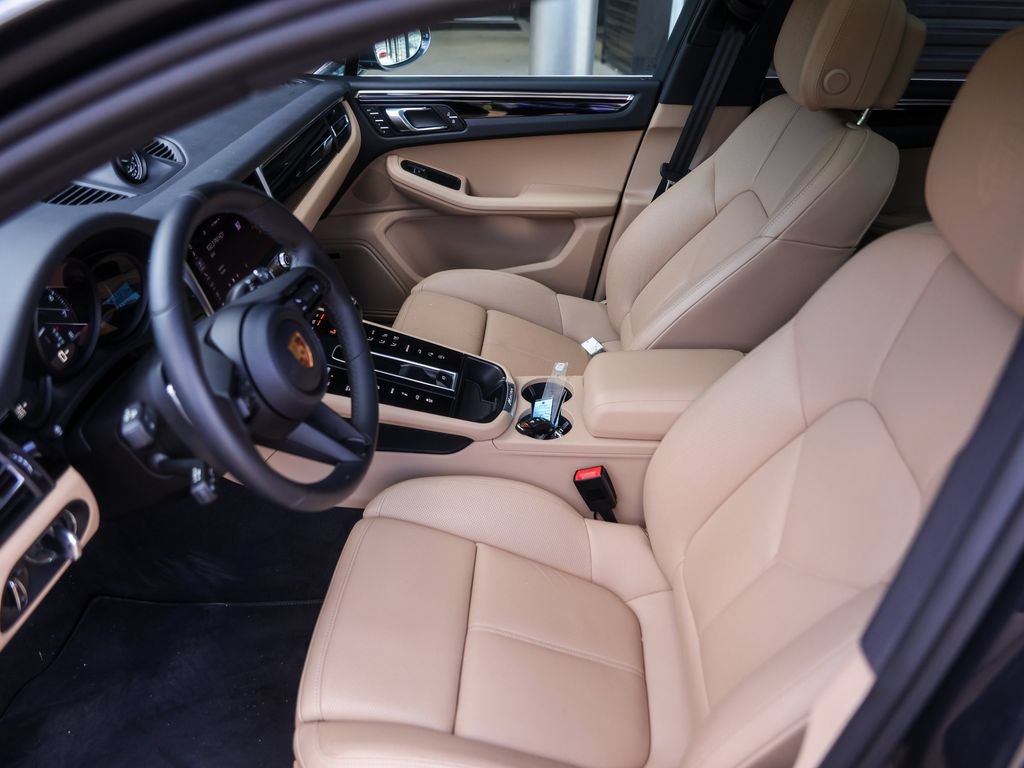 Certified 2026 Porsche Macan AWD/4WD image 14