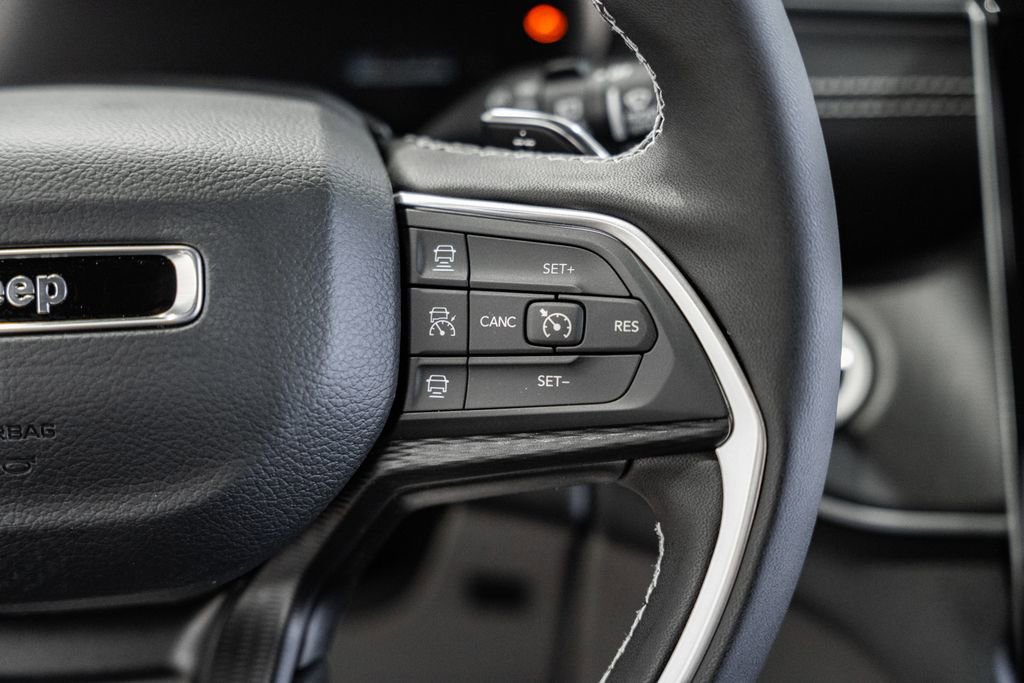 New 2025 Jeep Grand Cherokee L Laredo w/ Luxury Tech Group I image 25