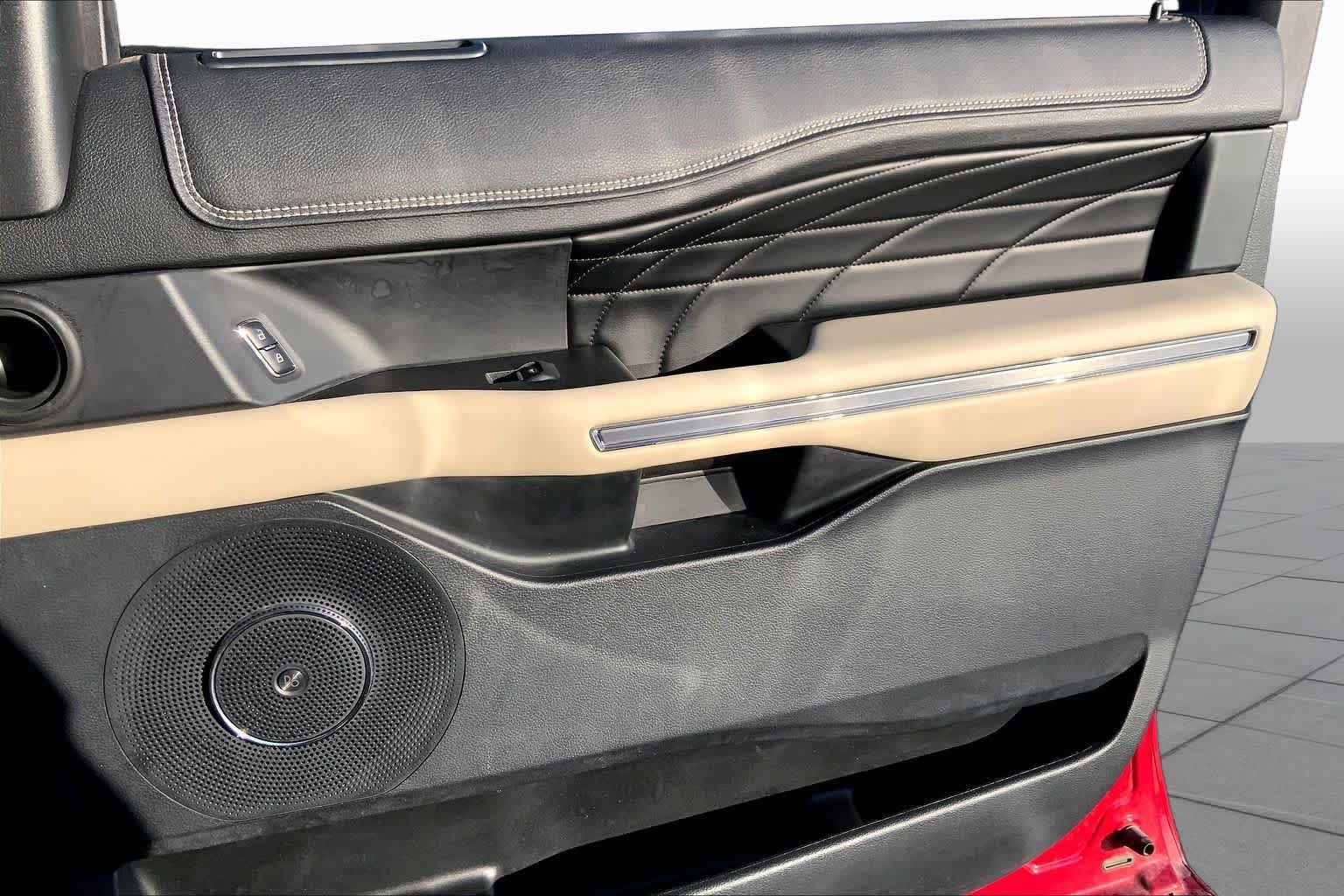 Used 2018 Ford Expedition Platinum RWD image 23