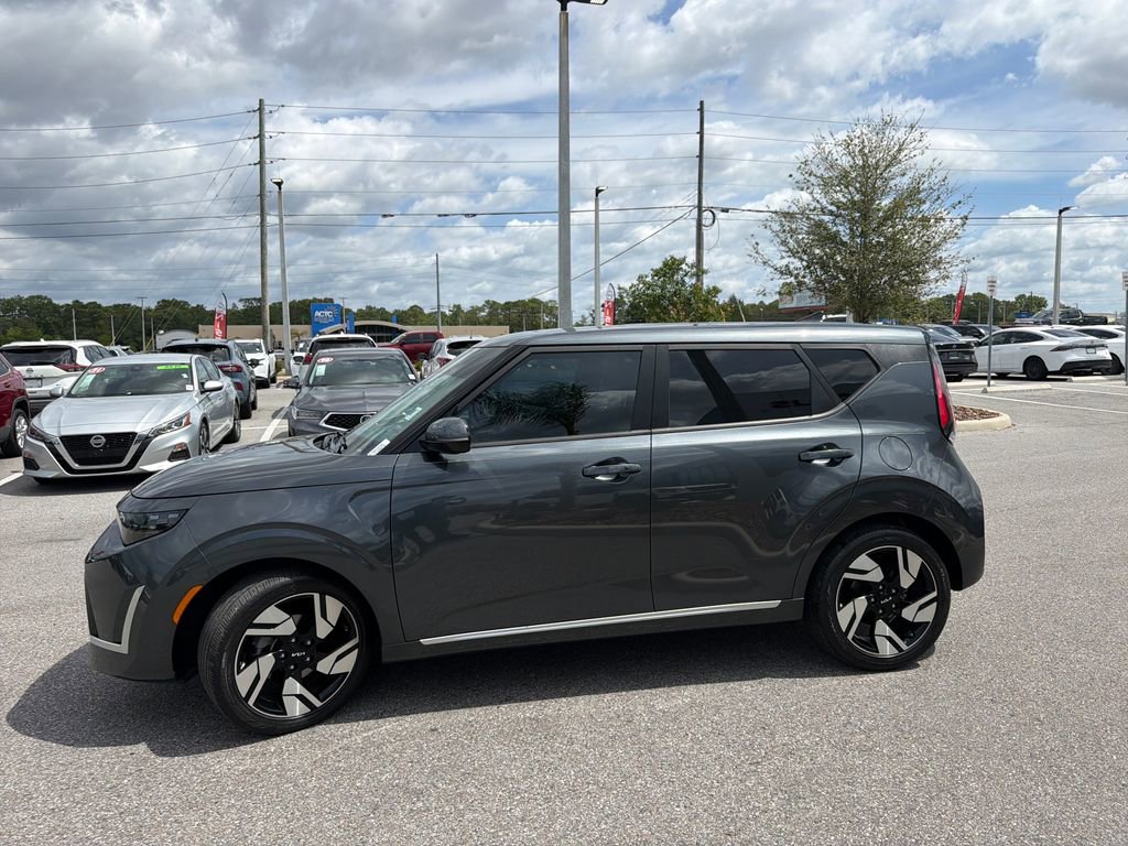 Used 2023 Kia Soul GT-Line FWD image 4