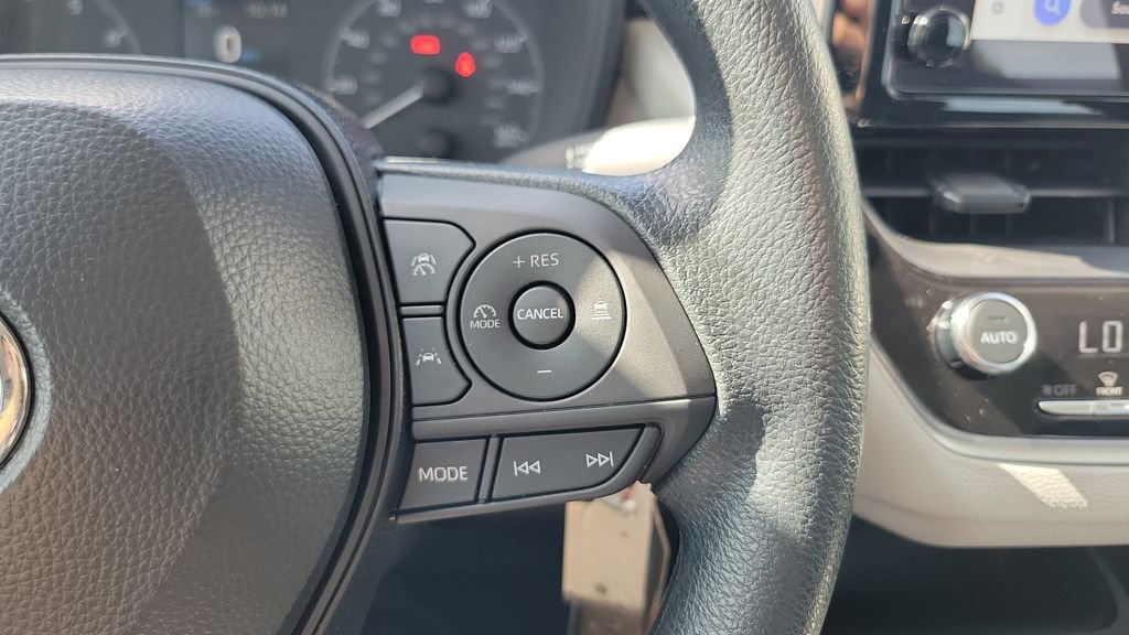 Certified 2025 Toyota Corolla LE FWD image 21