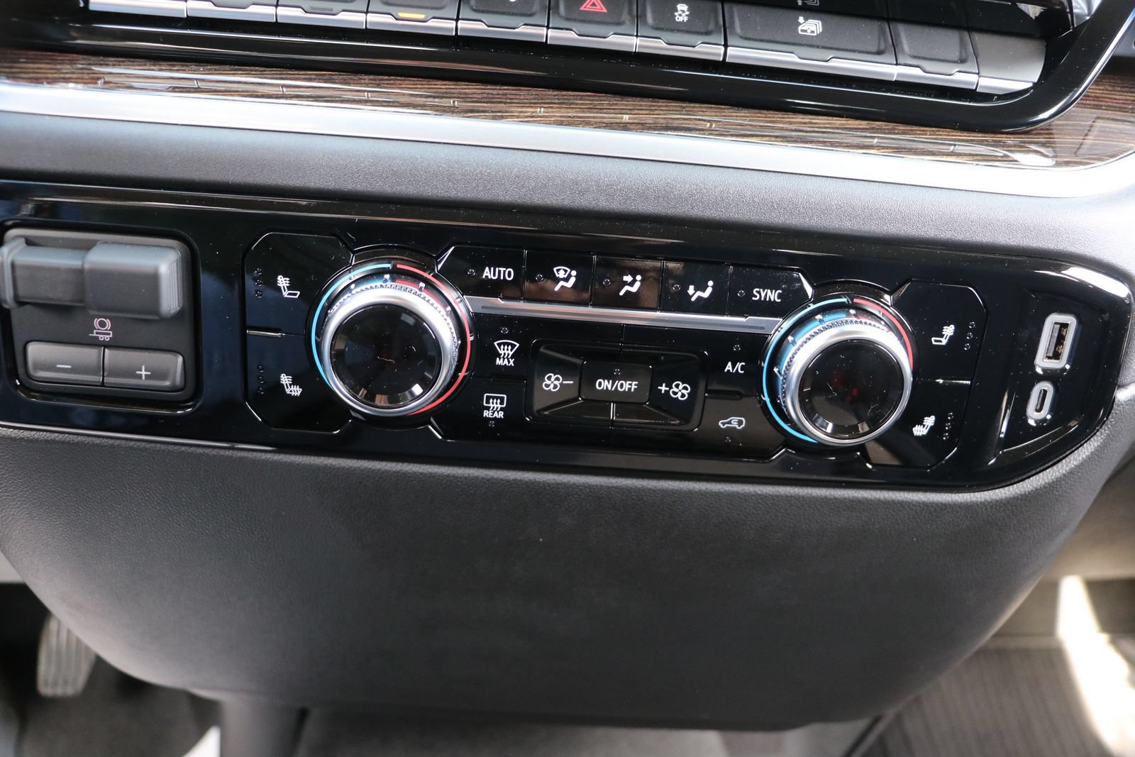 New 2026 GMC Sierra 1500 Elevation AWD/4WD image 21