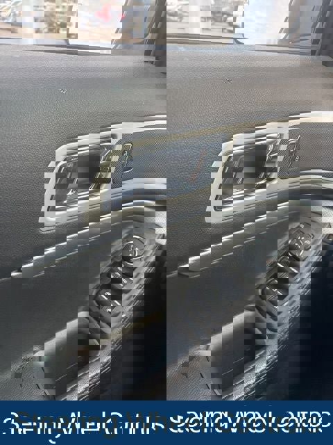 Used 2013 Ford Explorer XLT image 17