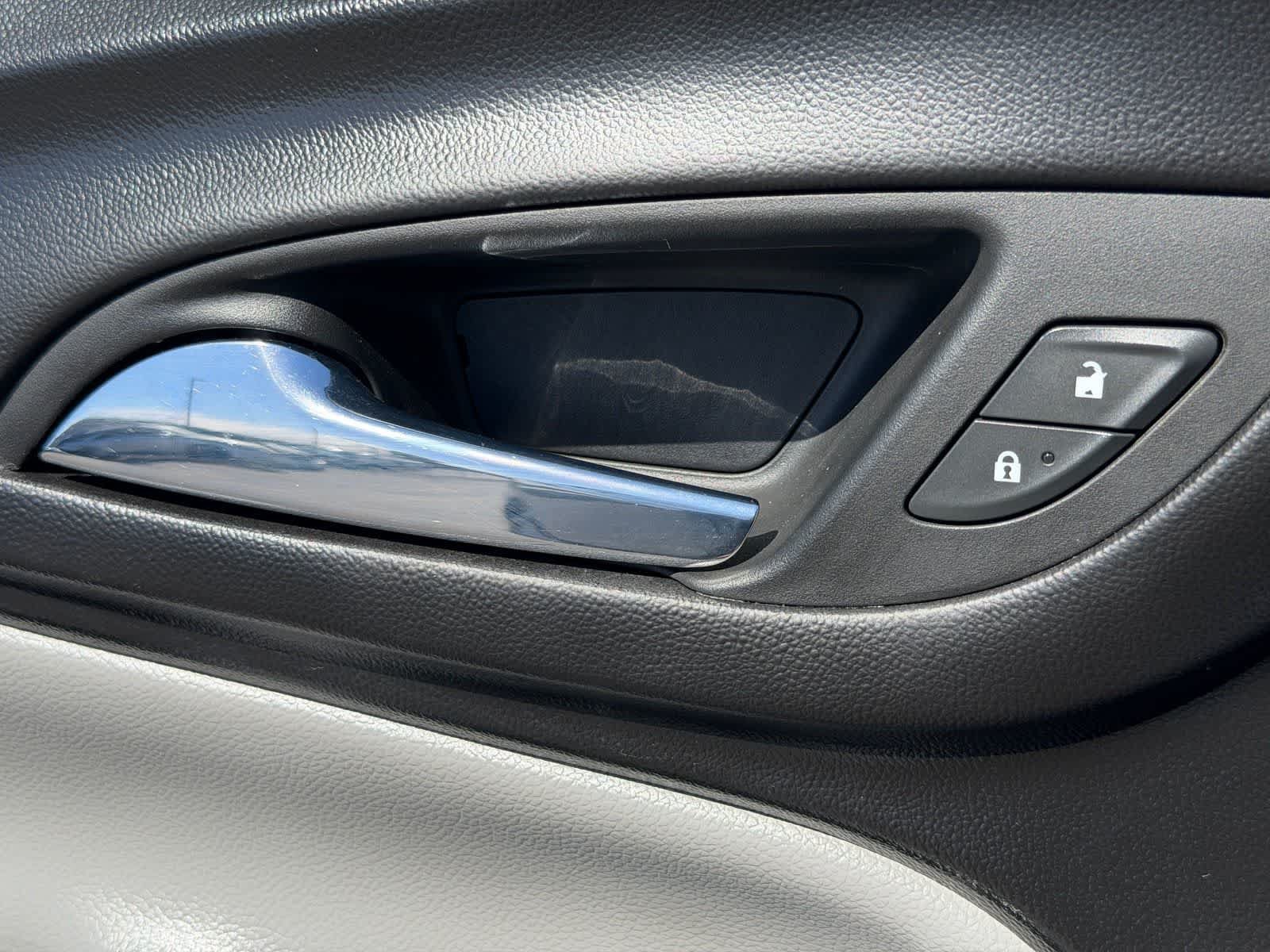 Used 2019 Chevrolet Equinox LS FWD image 15