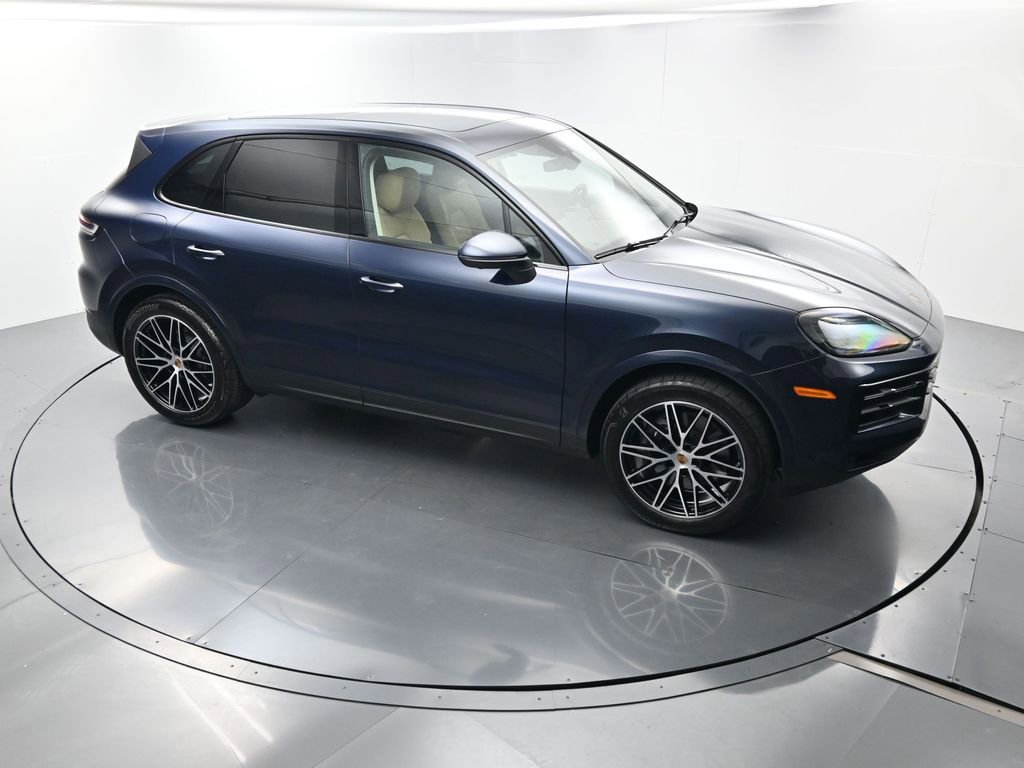 Used 2025 Porsche Cayenne image 41