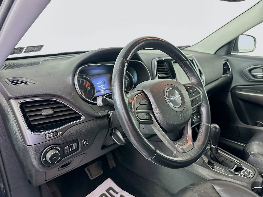 Used 2019 Jeep Cherokee Limited image 9