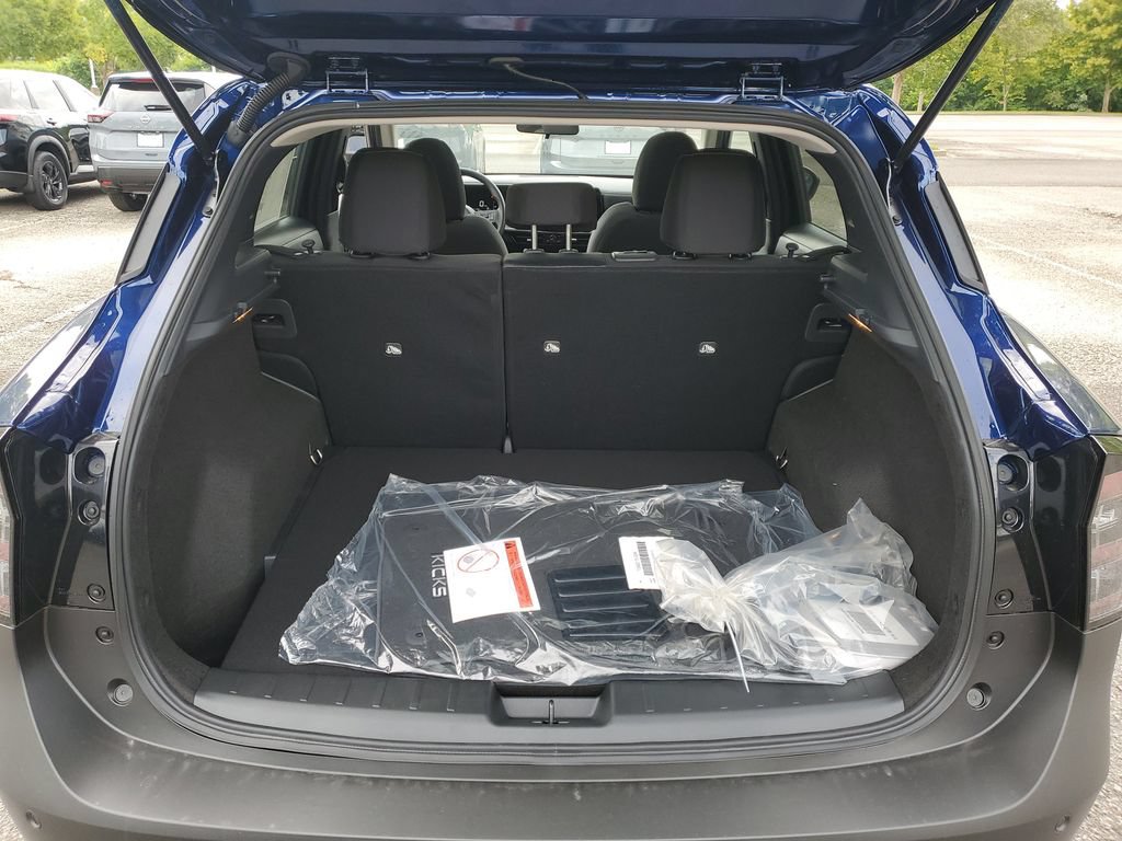 New 2026 Nissan Kicks SV w/ SV Premium Package FWD image 8