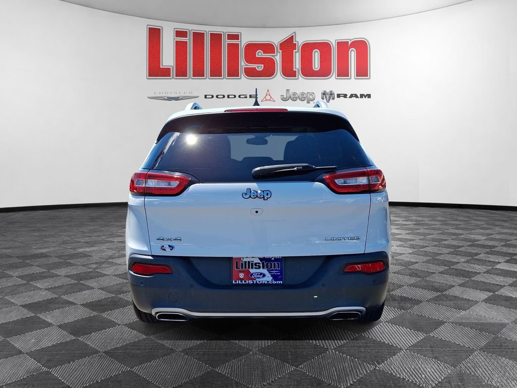 Used 2018 Jeep Cherokee Limited AWD/4WD image 5