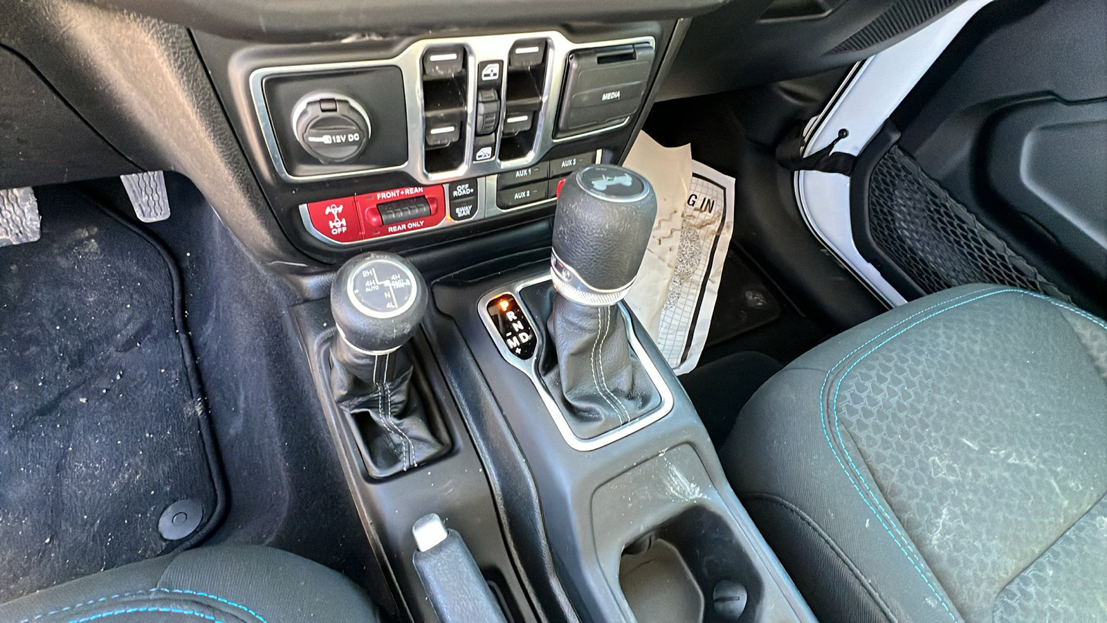 Used 2025 Jeep Wrangler Unlimited Rubicon 4xe w/ Convenience Group image 29