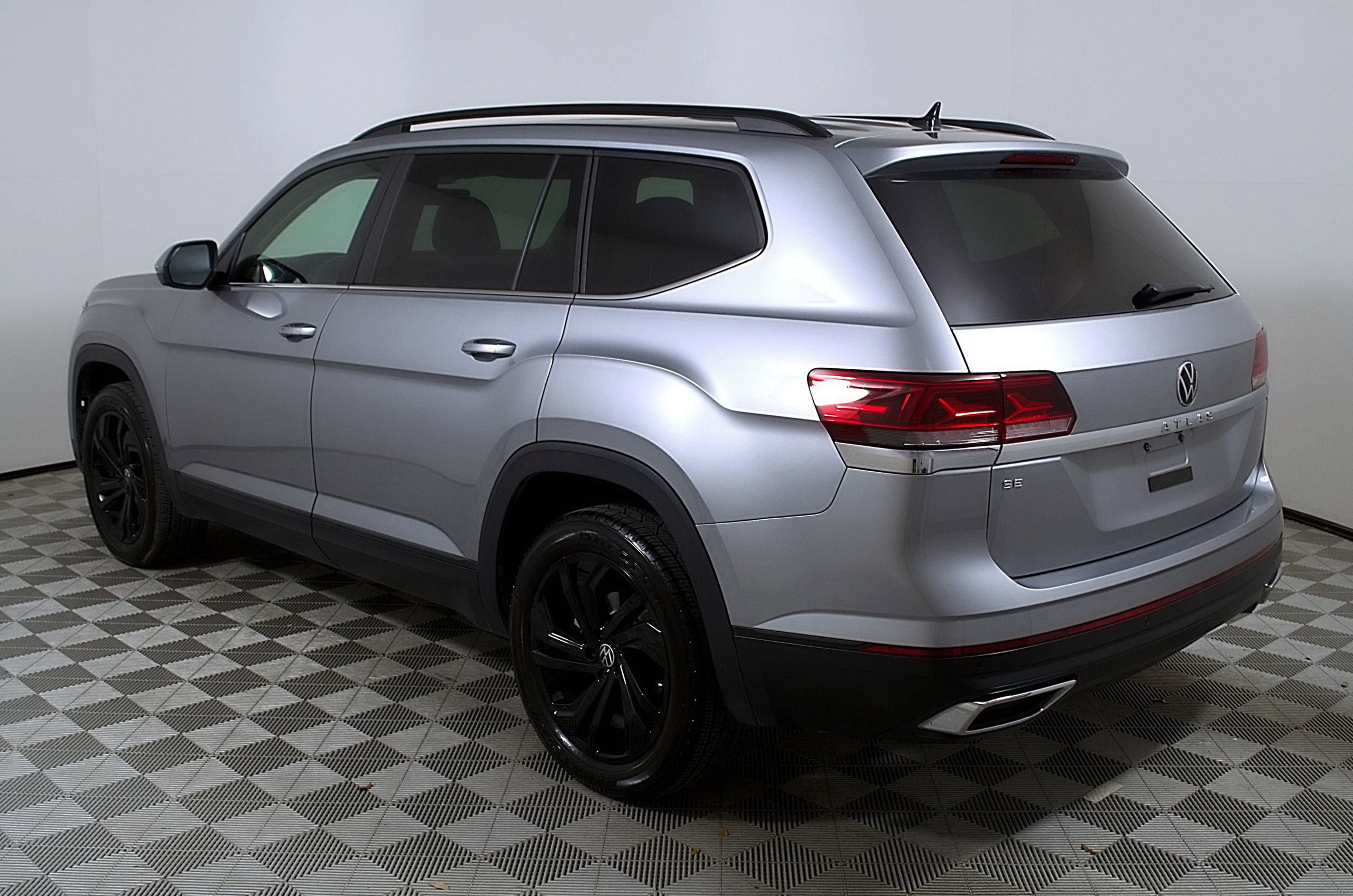 Used 2022 Volkswagen Atlas SE image 9