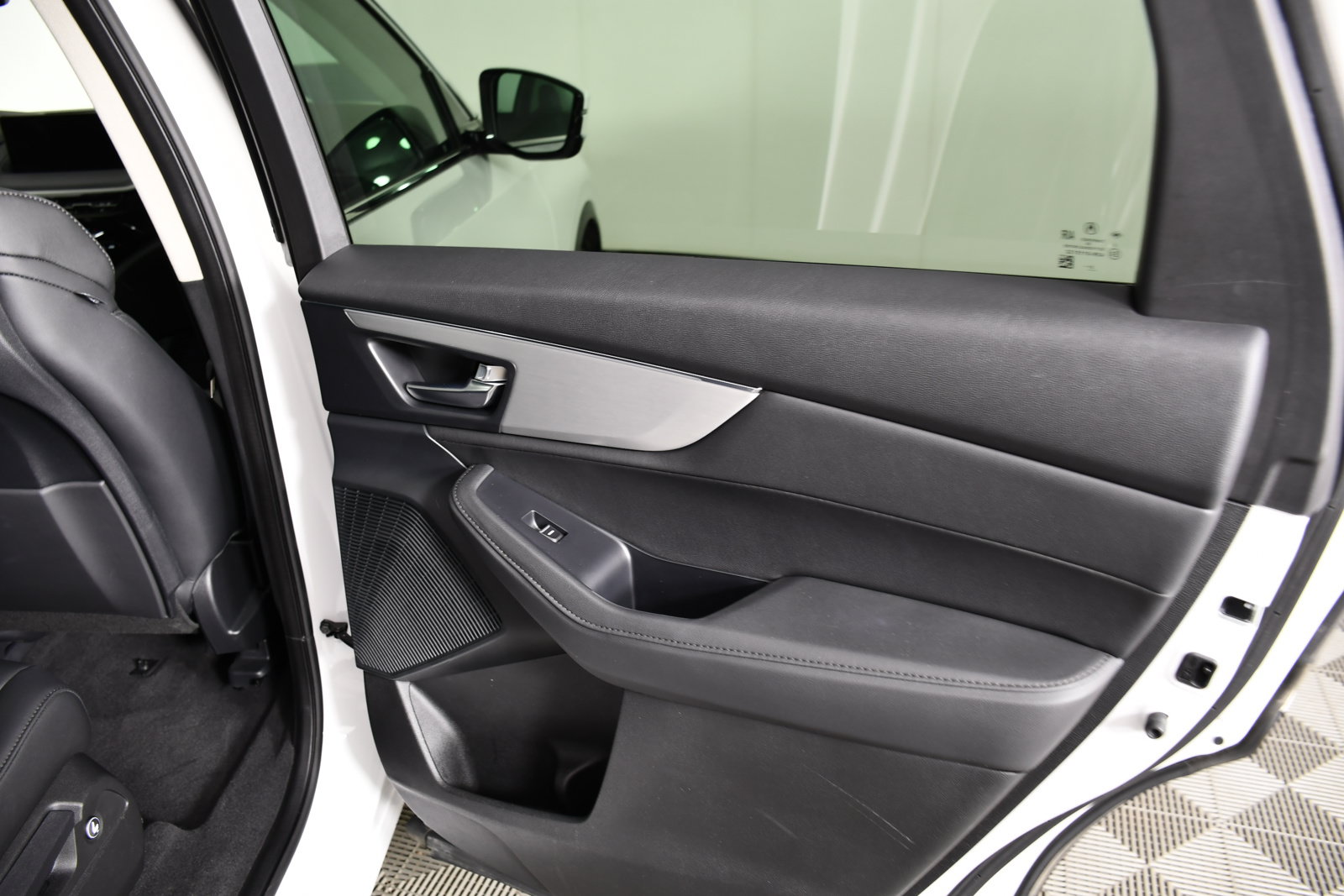 Certified 2024 Acura MDX SH-AWD image 43
