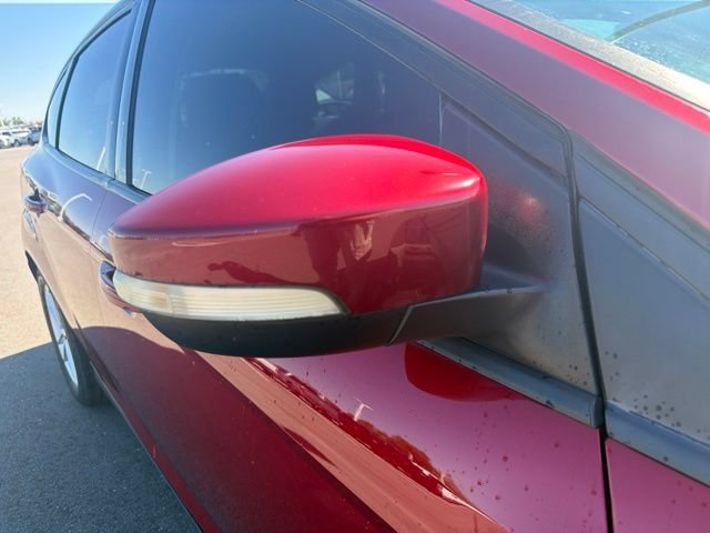 Used 2017 Ford Focus SE w/ Cold Weather Package FWD image 5