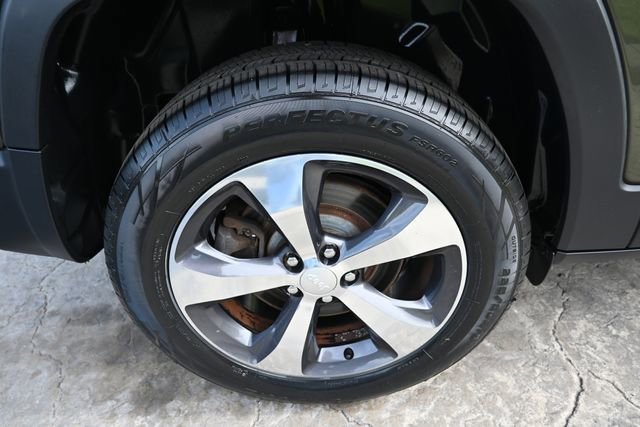 Used 2019 Jeep Cherokee Limited AWD/4WD image 12