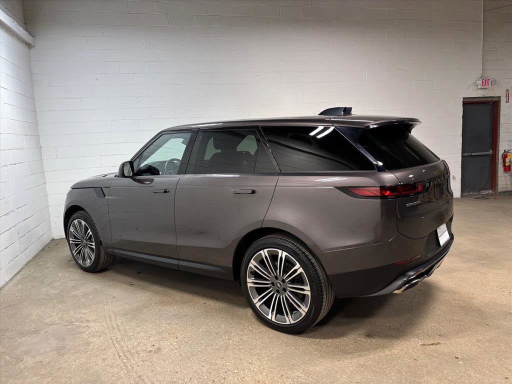 Used 2024 Land Rover Range Rover Sport SE image 10