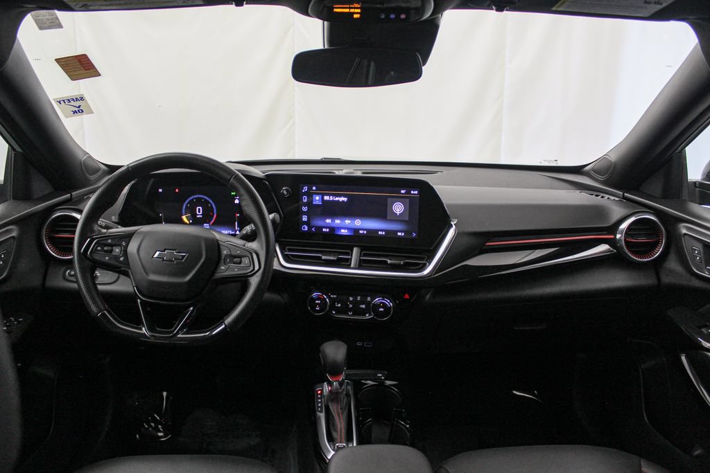 Used 2024 Chevrolet Trax RS w/ Driver Confidence Package FWD image 28