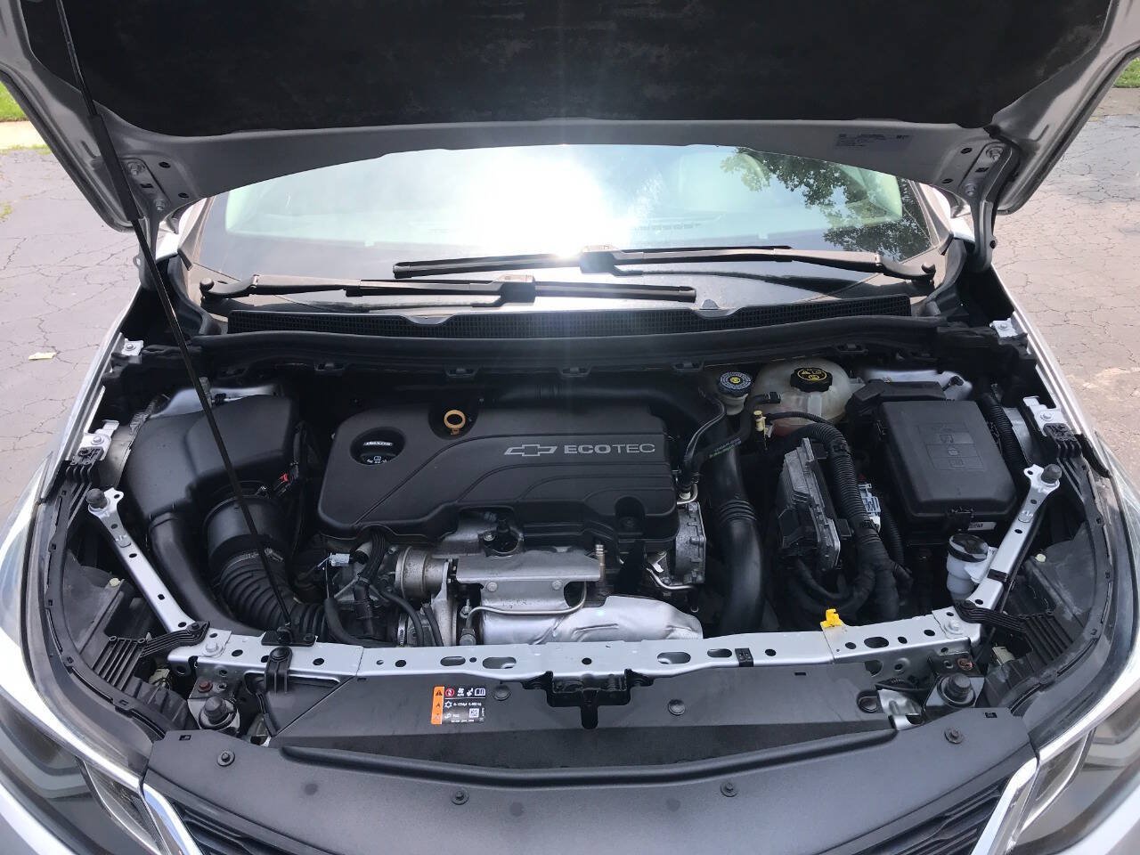 Used 2017 Chevrolet Cruze LT FWD image 8