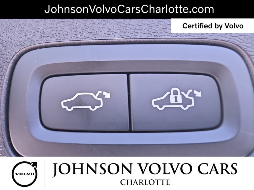 Certified 2025 Volvo XC60 B5 Core AWD/4WD image 13