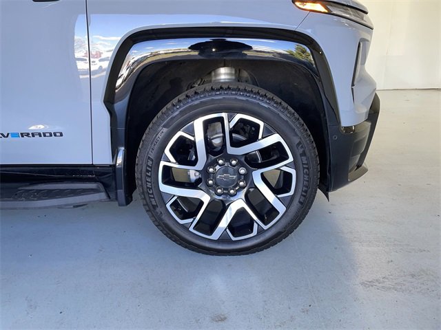 New 2025 Chevrolet Silverado EV RST image 14