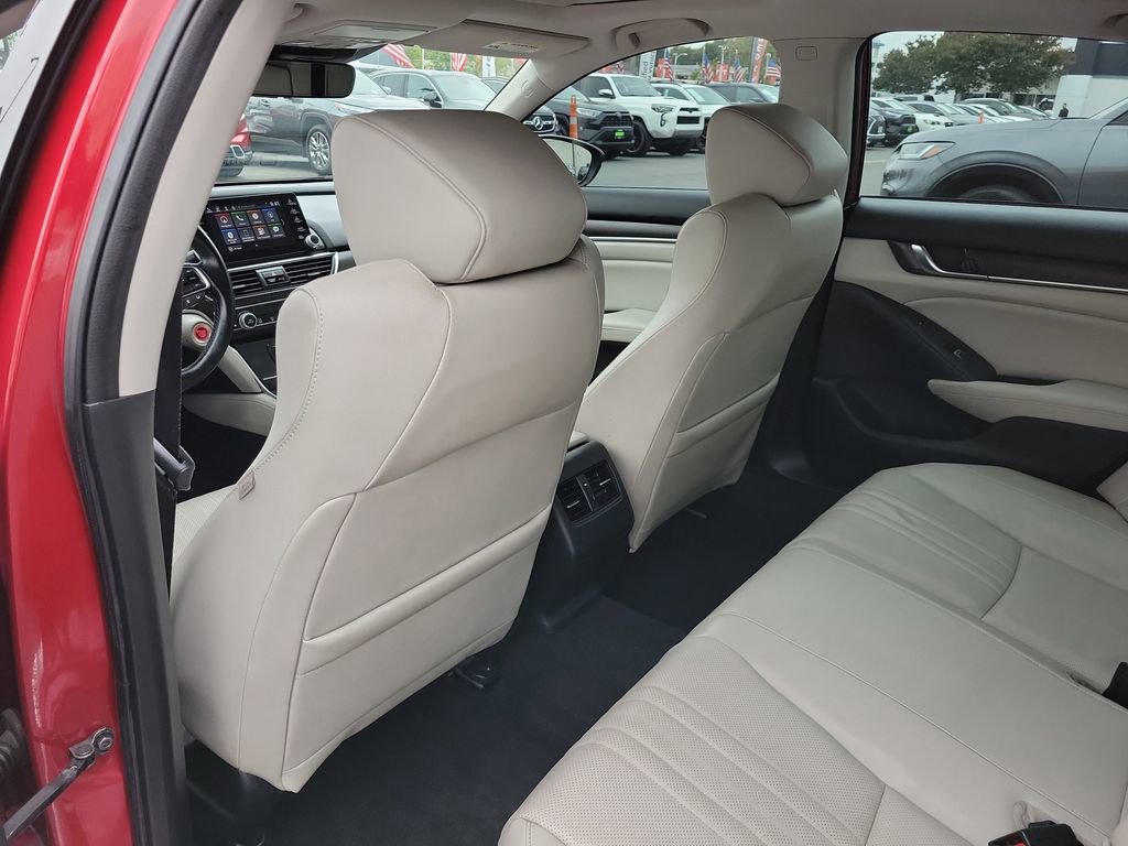 Used 2018 Honda Accord Touring image 15