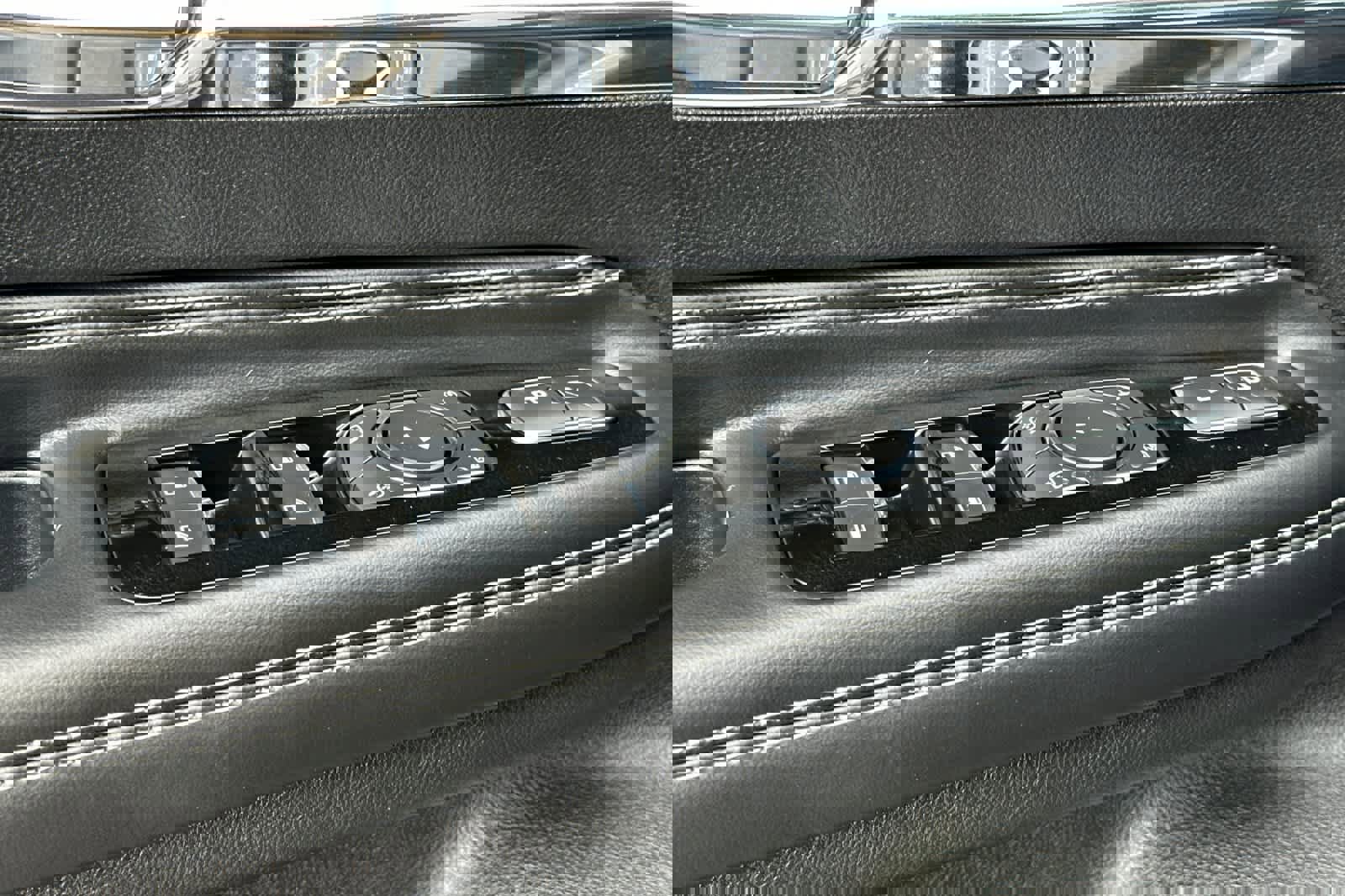 Certified 2022 Lincoln Corsair Reserve w/ Equipment Group 201A image 13