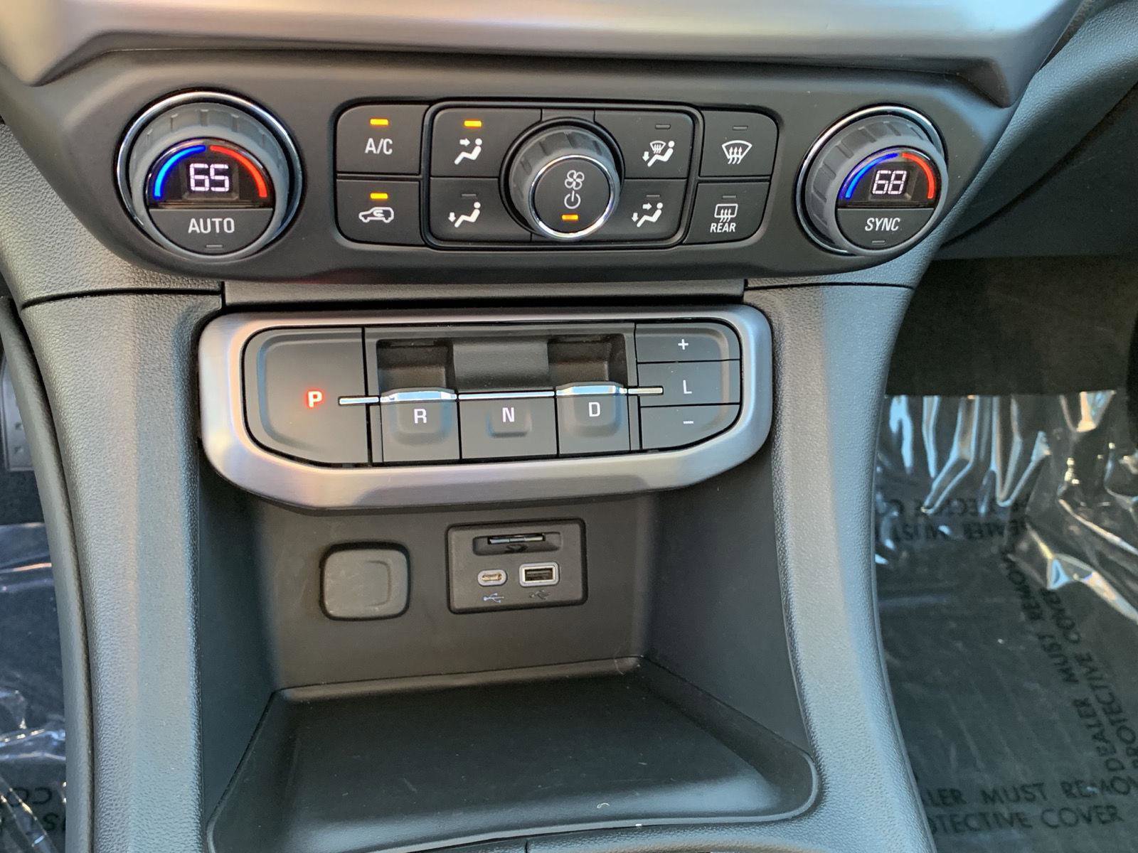 Used 2023 GMC Acadia AT4 w/ Technology Package image 25