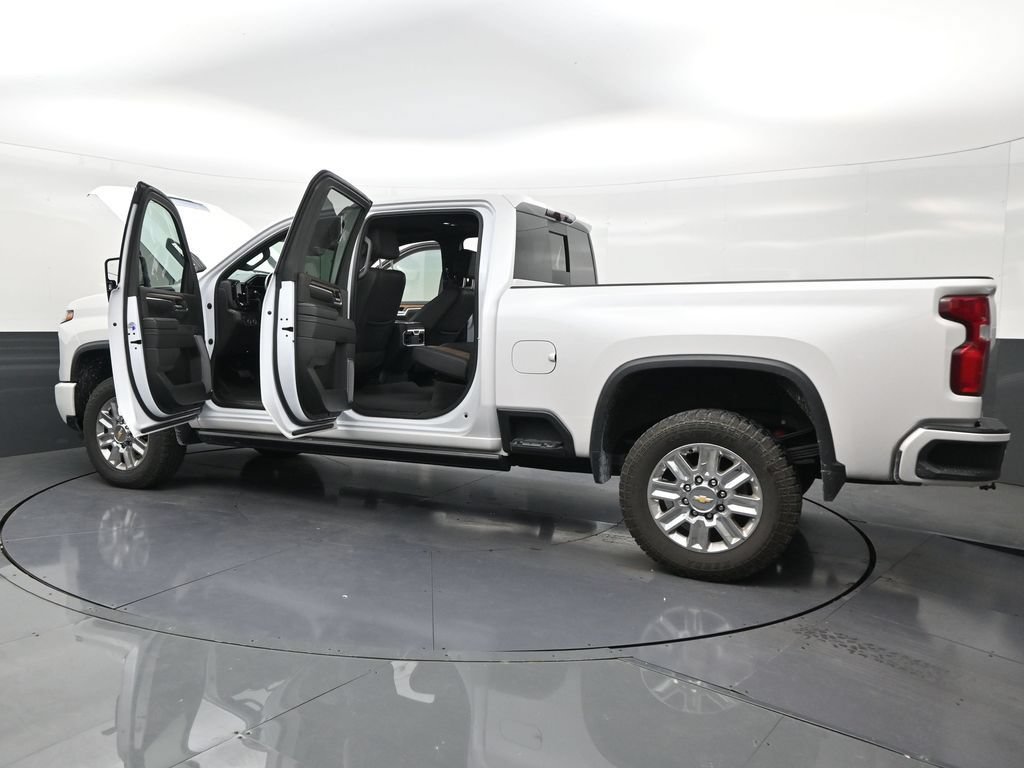 Used 2024 Chevrolet Silverado 3500 High Country w/ High Country Premium Package AWD/4WD image 31