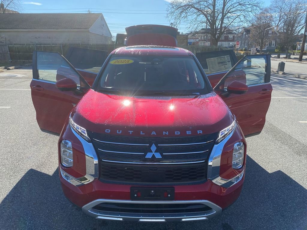 New 2025 Mitsubishi Outlander SE image 30