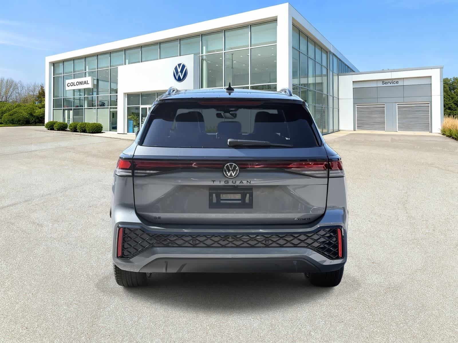 New 2026 Volkswagen Tiguan SE R-Line AWD/4WD image 4