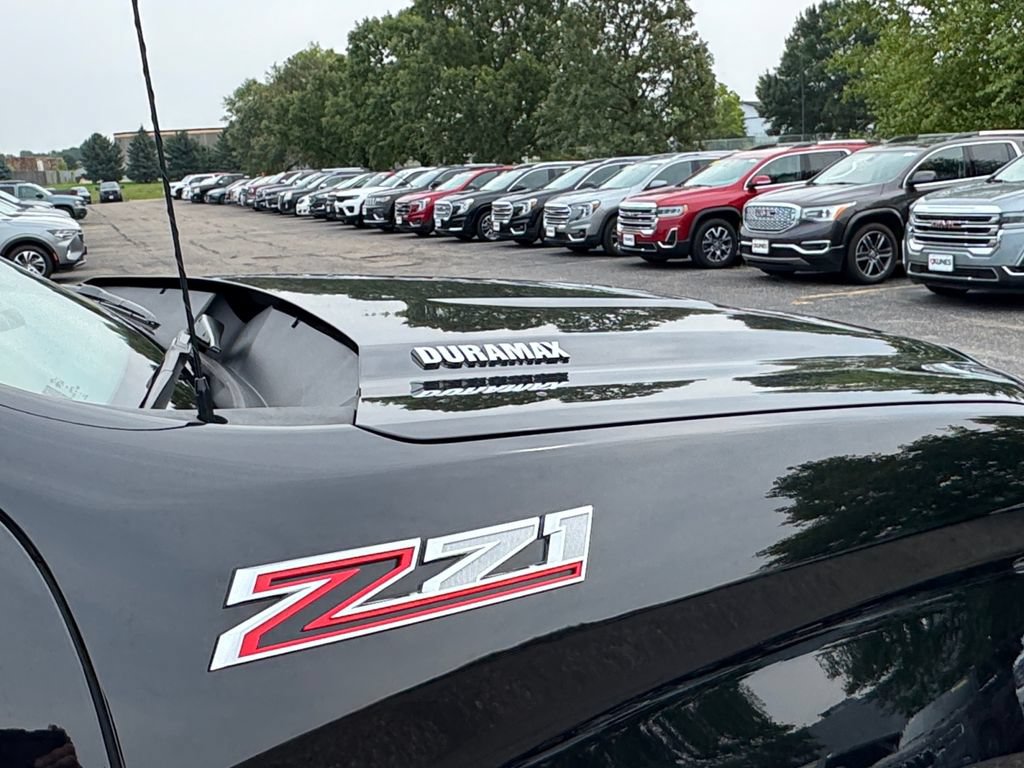 Used 2024 Chevrolet Silverado 1500 RST AWD/4WD image 37