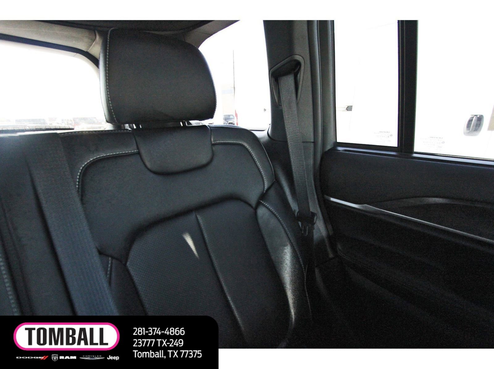 Used 2025 Jeep Grand Cherokee Limited w/ Luxury Tech Group II RWD image 12