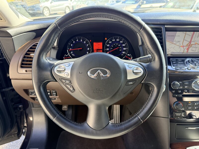 Used 2011 INFINITI FX35 AWD w/ Premium Pkg image 12