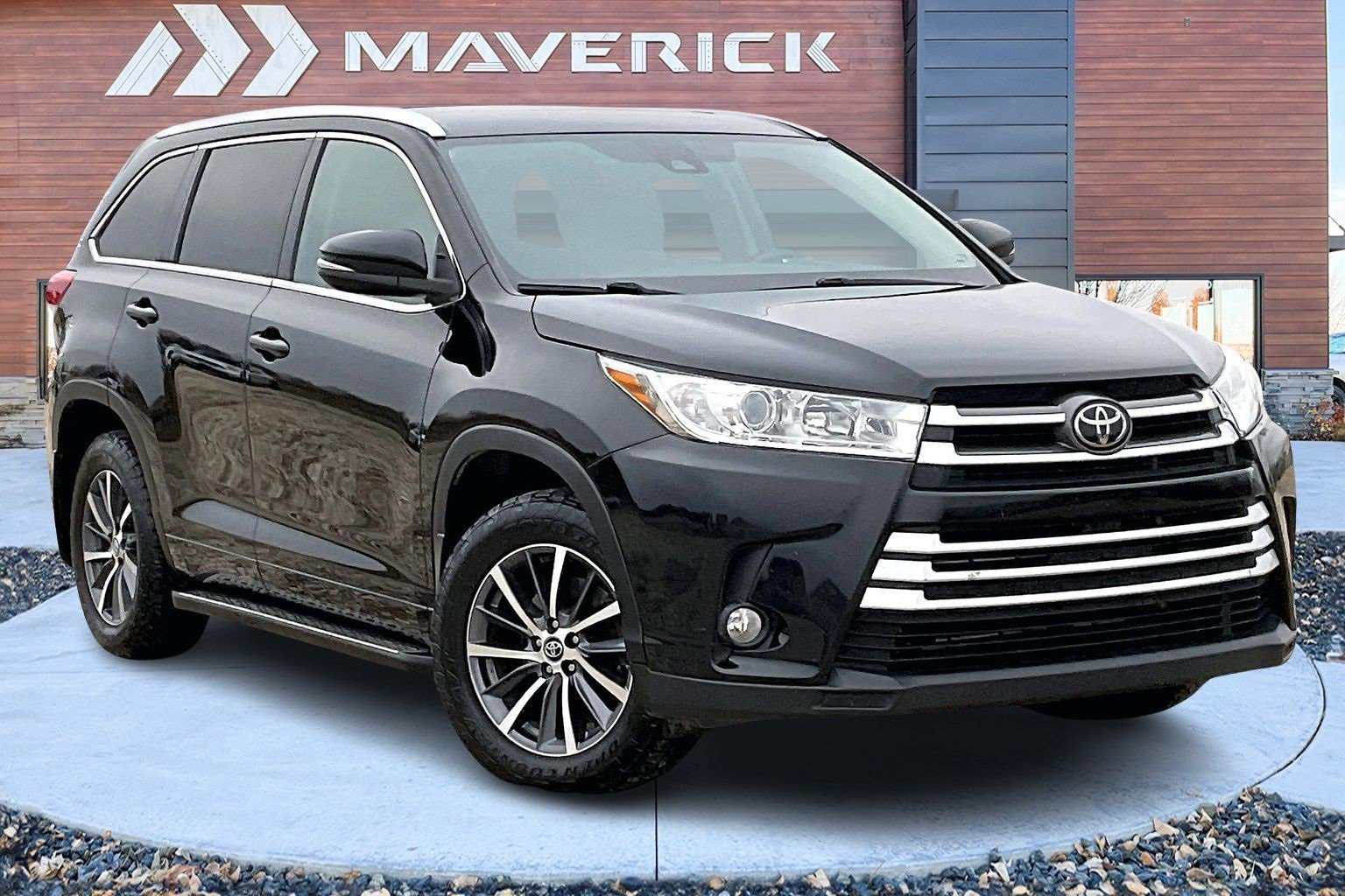 Used 2018 Toyota Highlander XLE image 1