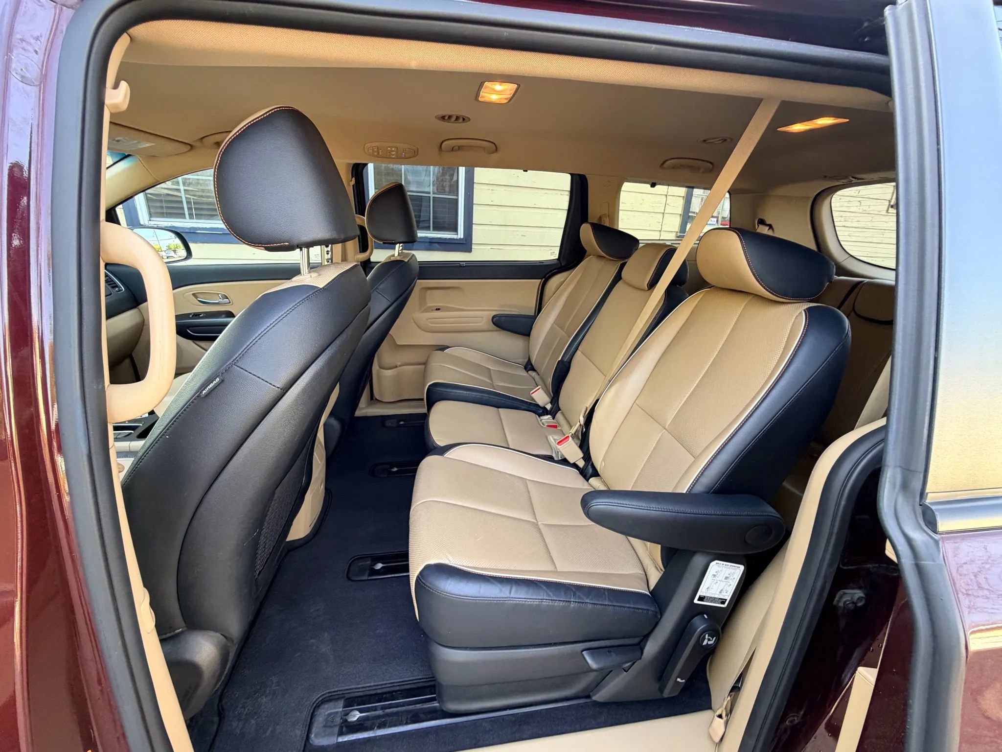 Used 2019 Kia Sedona EX image 21