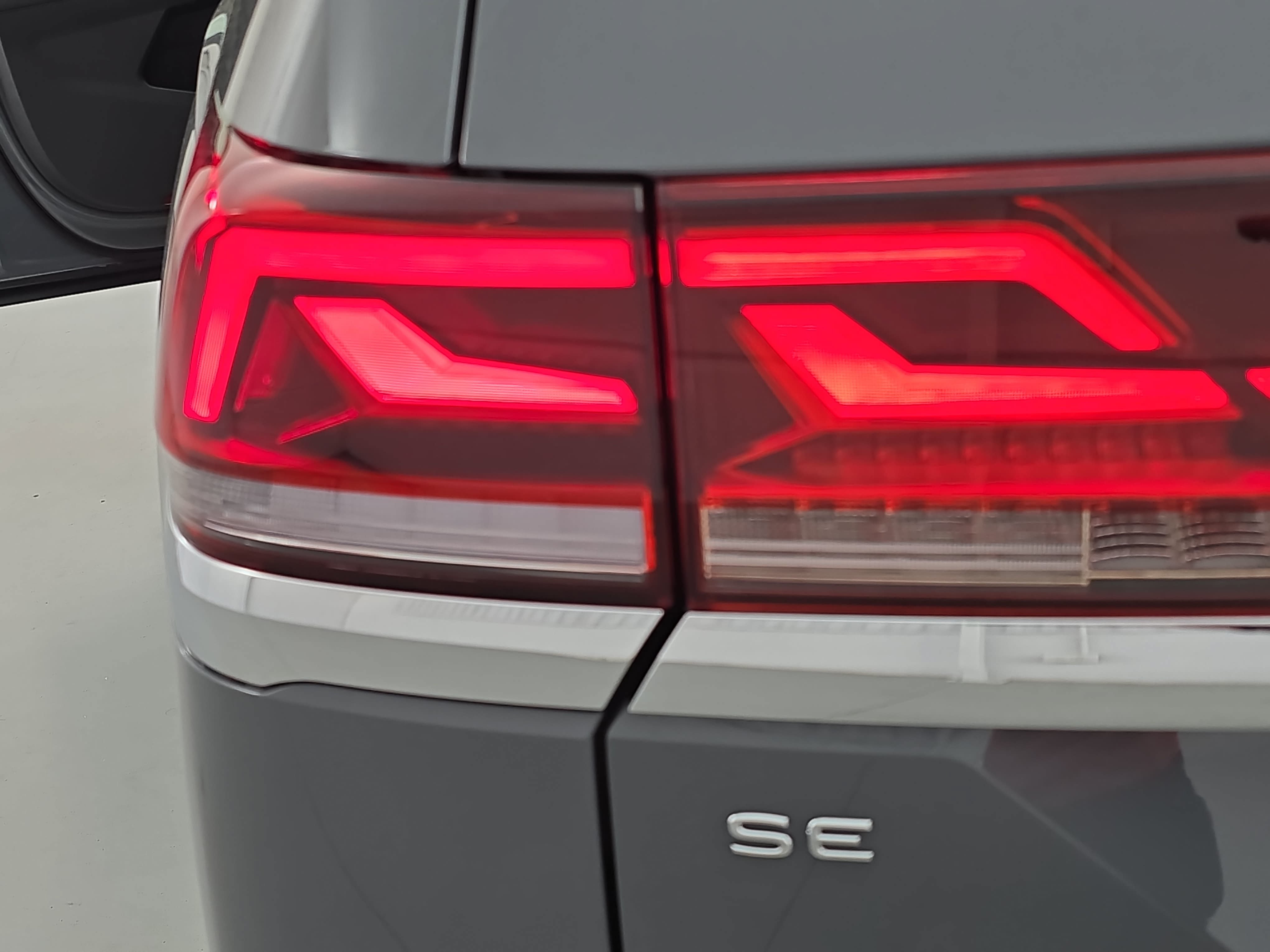 New 2026 Volkswagen Atlas SE FWD image 36