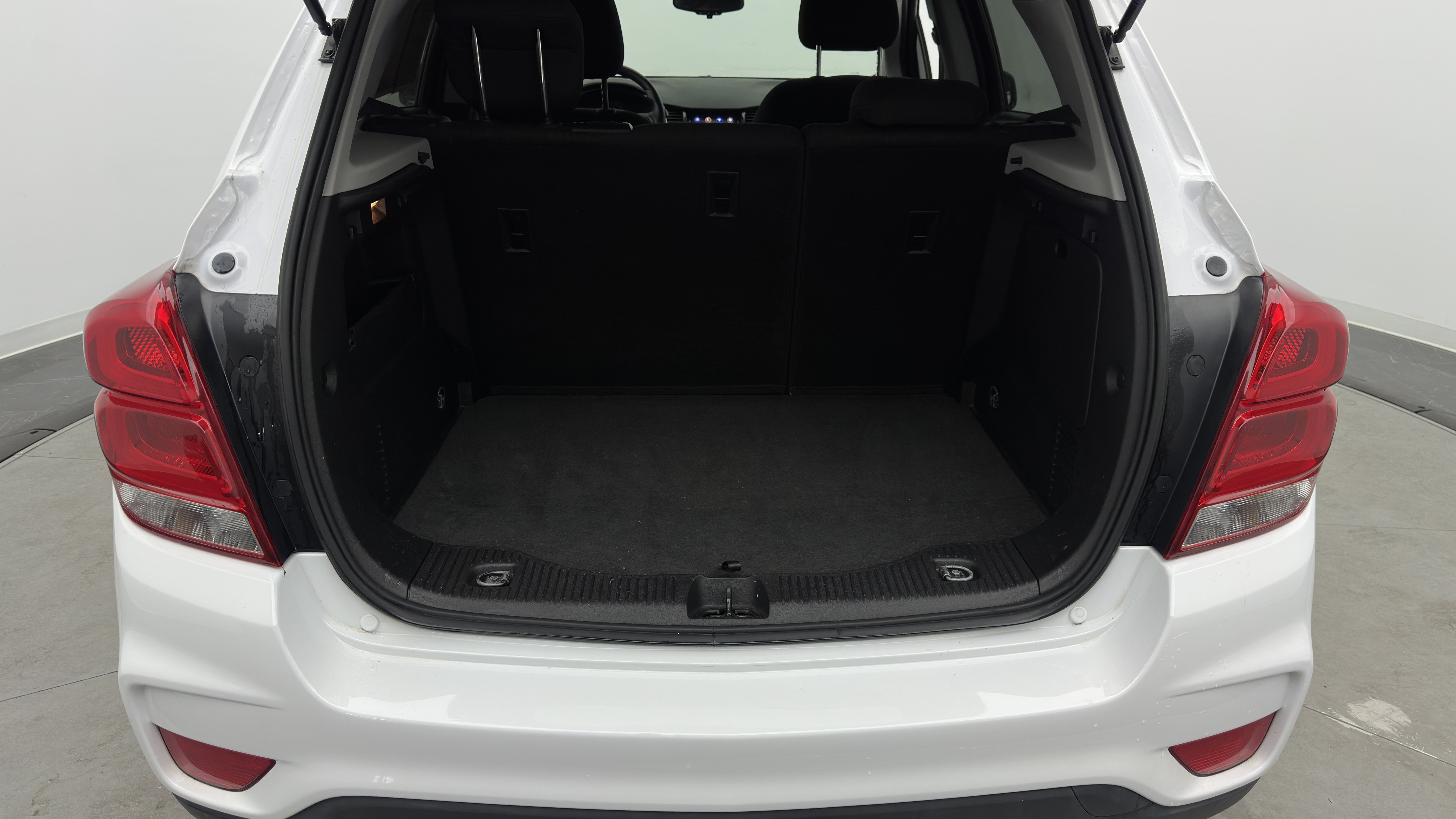 Used 2020 Chevrolet Trax LT FWD image 31