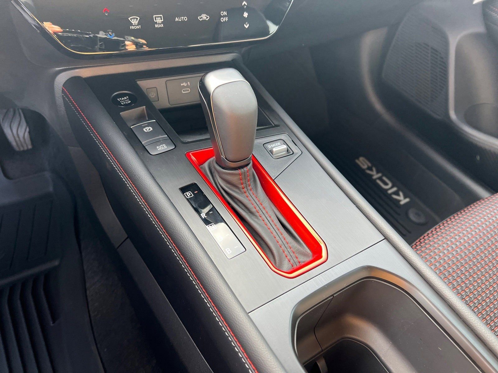 New 2026 Nissan Kicks SR image 27