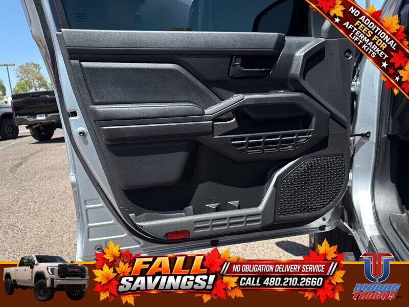 Used 2024 Toyota Tacoma SR AWD/4WD image 18