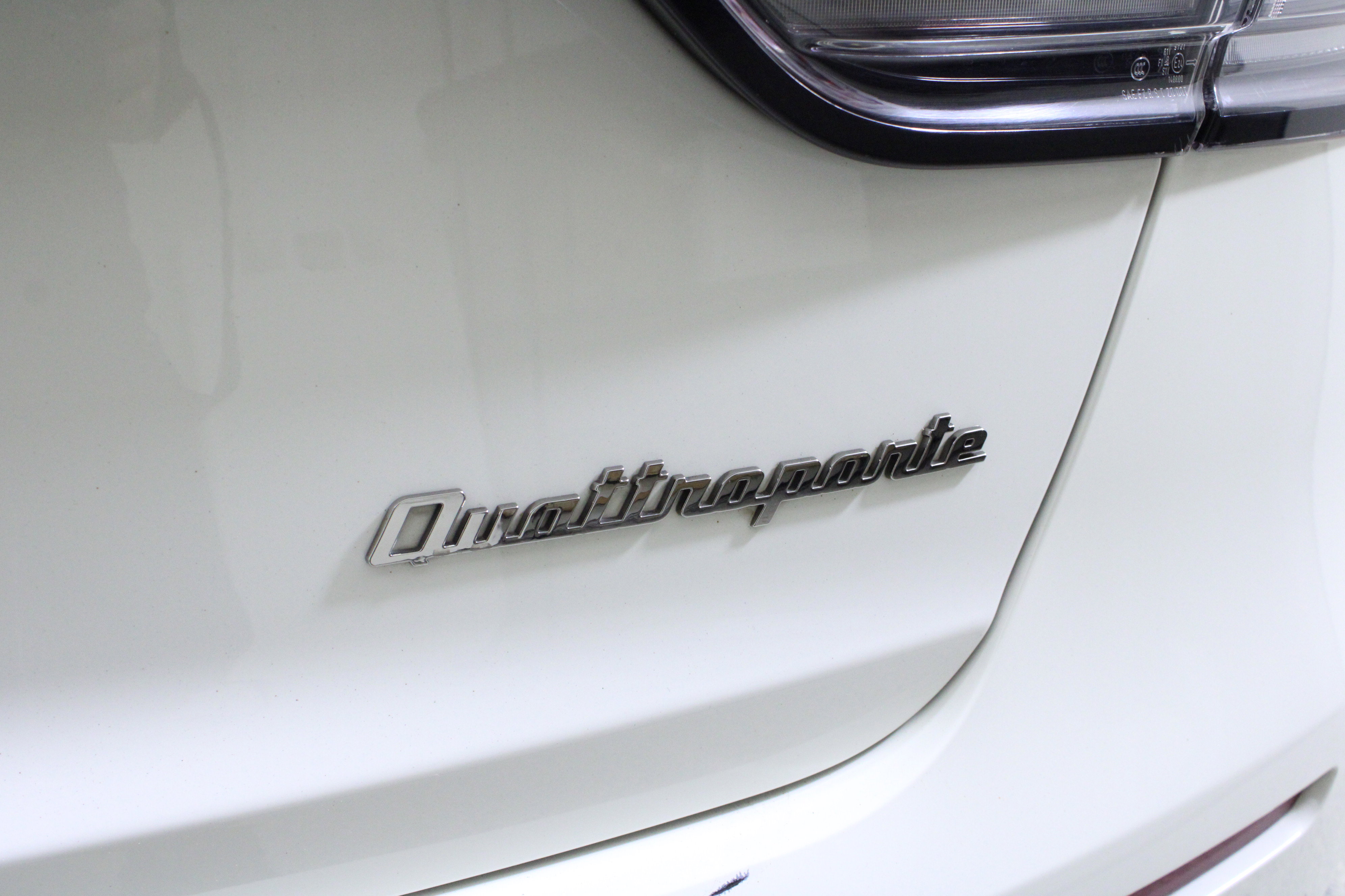 Used 2021 Maserati Quattroporte S image 8