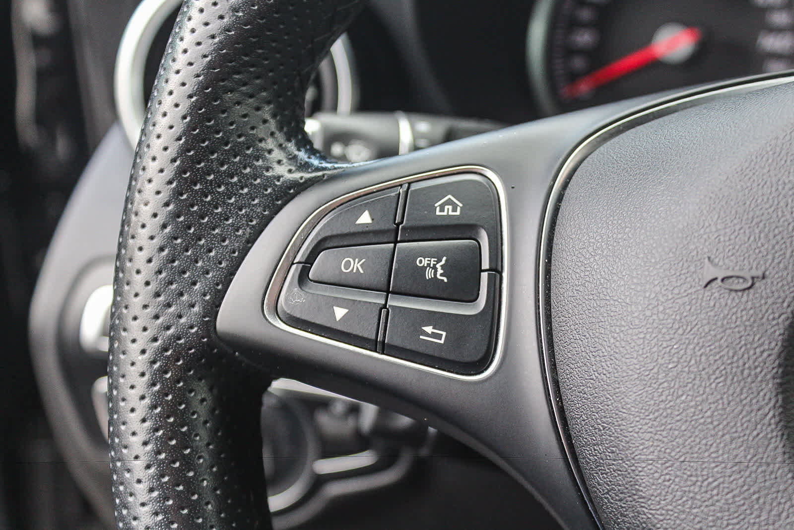 Used 2019 Mercedes-Benz GLC 300 4MATIC Coupe image 23