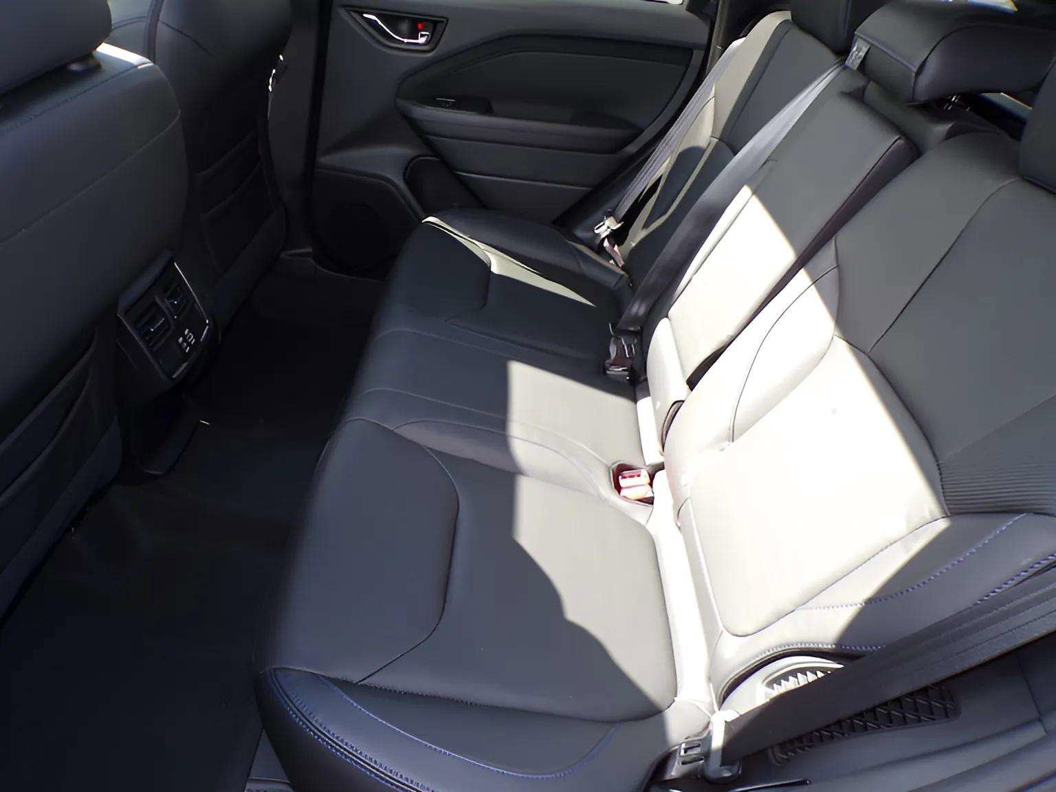 Certified 2025 Subaru Forester Limited image 8