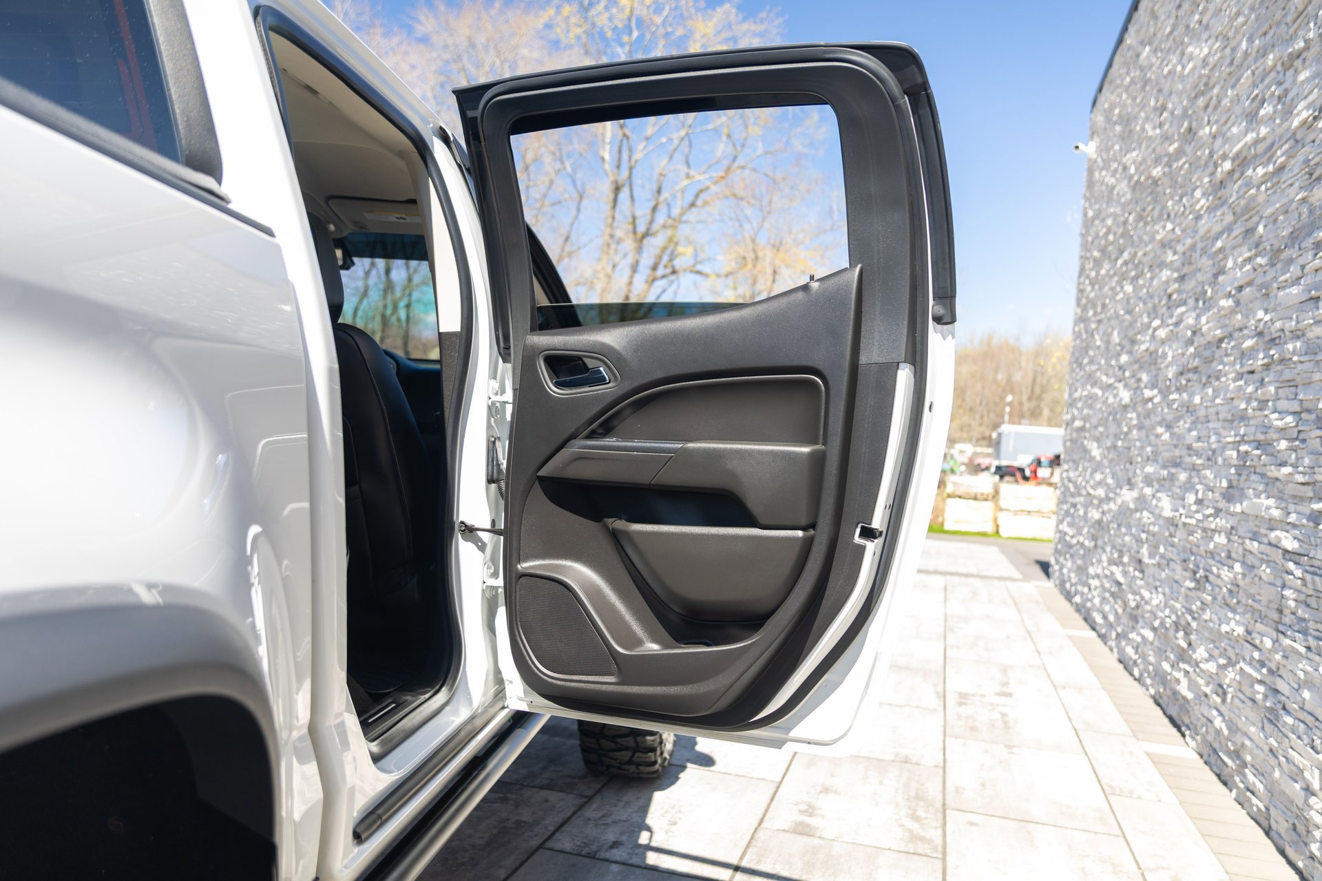 Used 2018 Chevrolet Colorado ZR2 image 40
