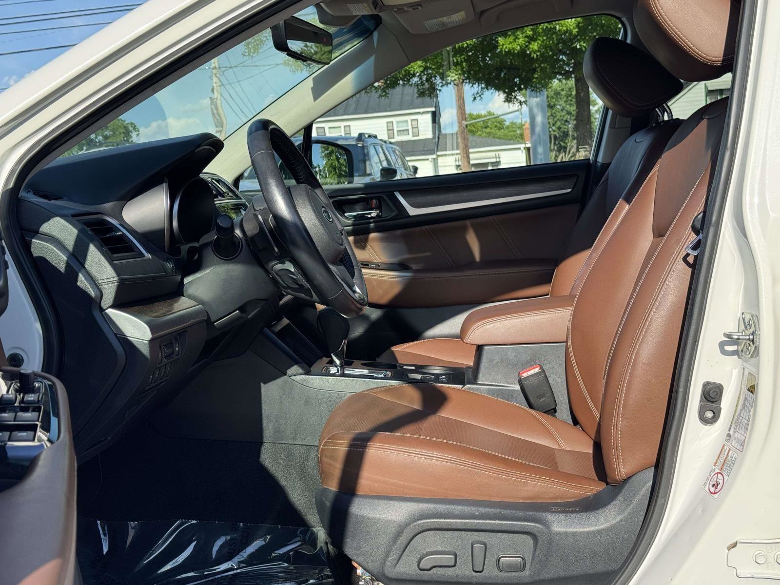 Used 2018 Subaru Outback 2.5i Touring w/ Popular Package #3 AWD/4WD image 13