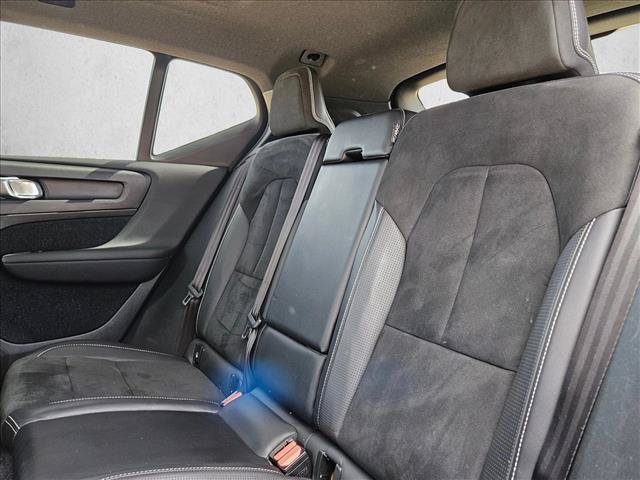 Used 2019 Volvo XC40 T5 R-Design AWD/4WD image 17