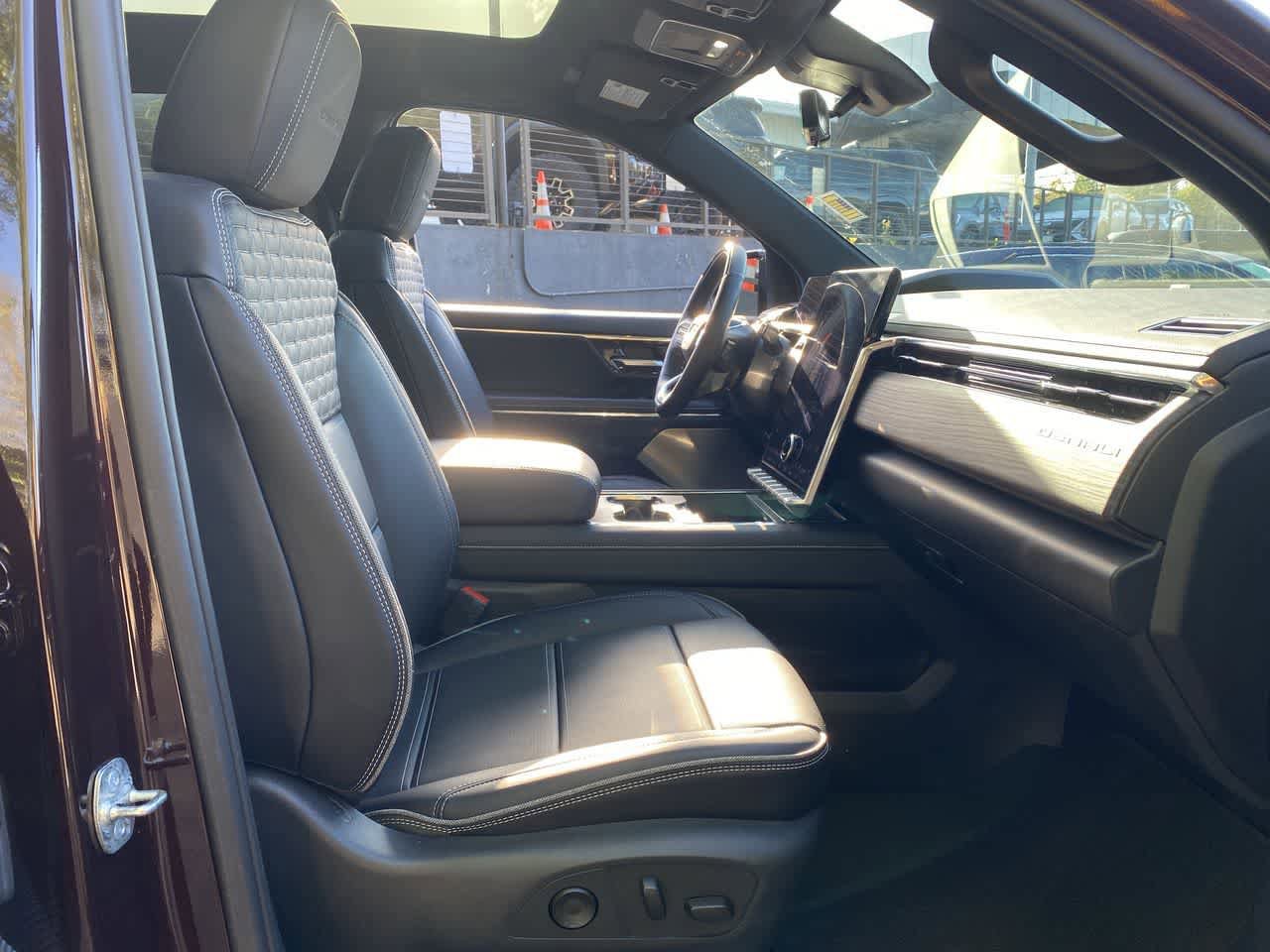 Used 2025 GMC Sierra EV Denali AWD/4WD image 18