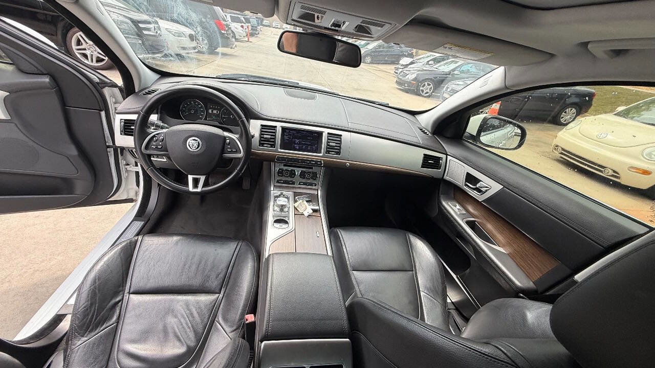 Used 2013 Jaguar XF RWD image 57