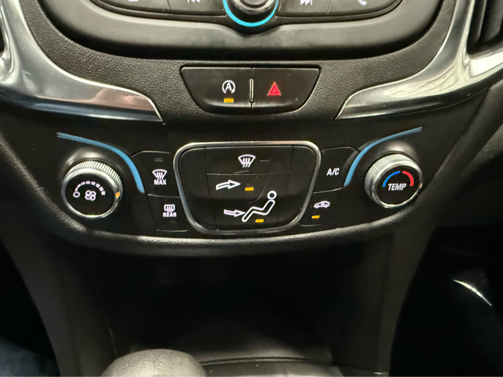 Used 2023 Chevrolet Equinox LT AWD/4WD image 29