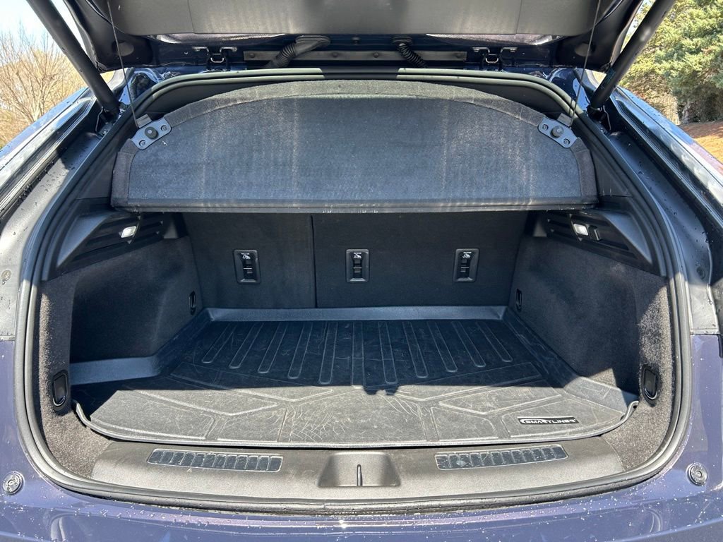 Used 2024 Cadillac XT4 Sport w/ Cold Weather Package image 43