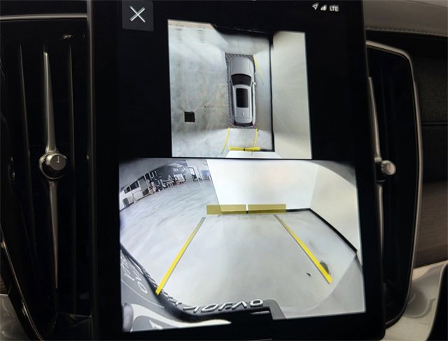 Certified 2025 Volvo XC90 B5 Plus image 30