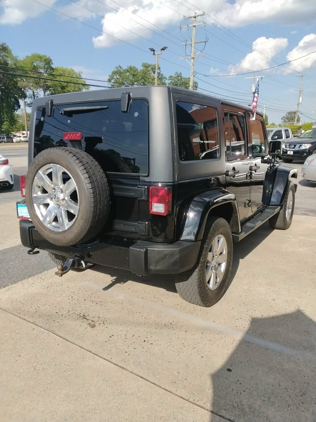 Used 2016 Jeep Wrangler Unlimited Sahara w/ Connectivity Group AWD/4WD image 4