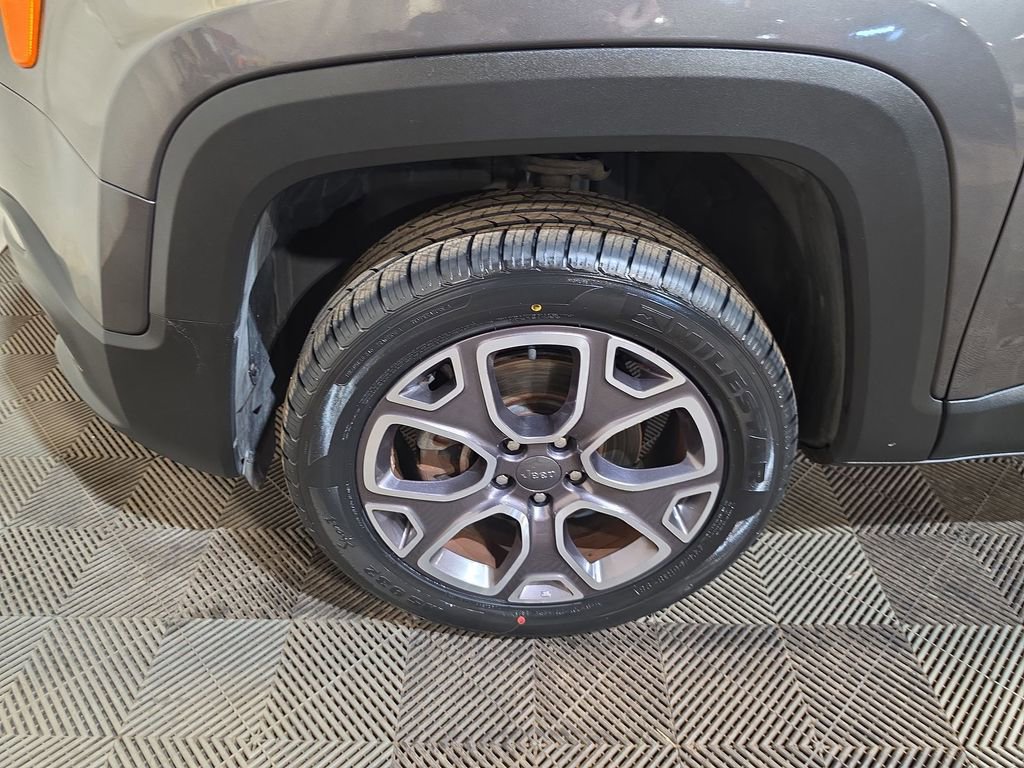 Used 2016 Jeep Renegade Limited AWD/4WD image 18